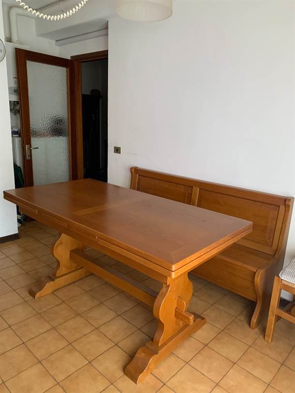 Tavolo Legno Castagno Con Cassapanca Firenze Aaannunci It