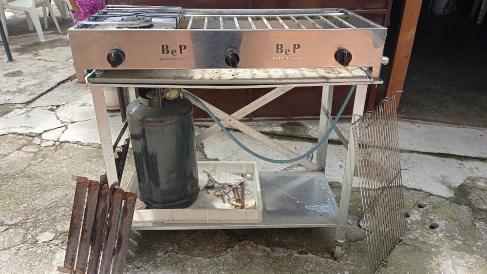 Barbecue griglia gas gpl acciaio inox B&P due fuochi camping giardino  tavolo