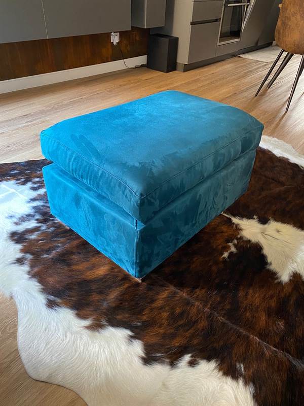 Pouf In Velluto Usato Color Ottanio Come Nuovo Brescia