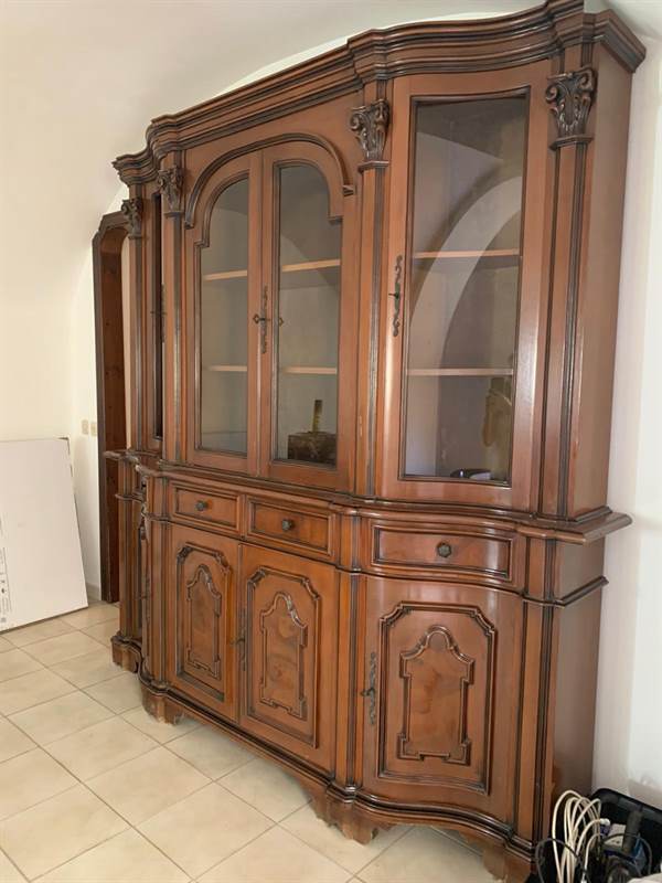 Credenza usata, in legno, in buone condizioni Catania